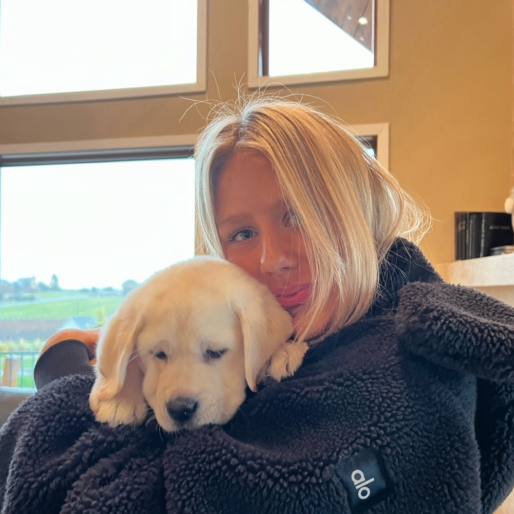 Meet your Posher, Ava